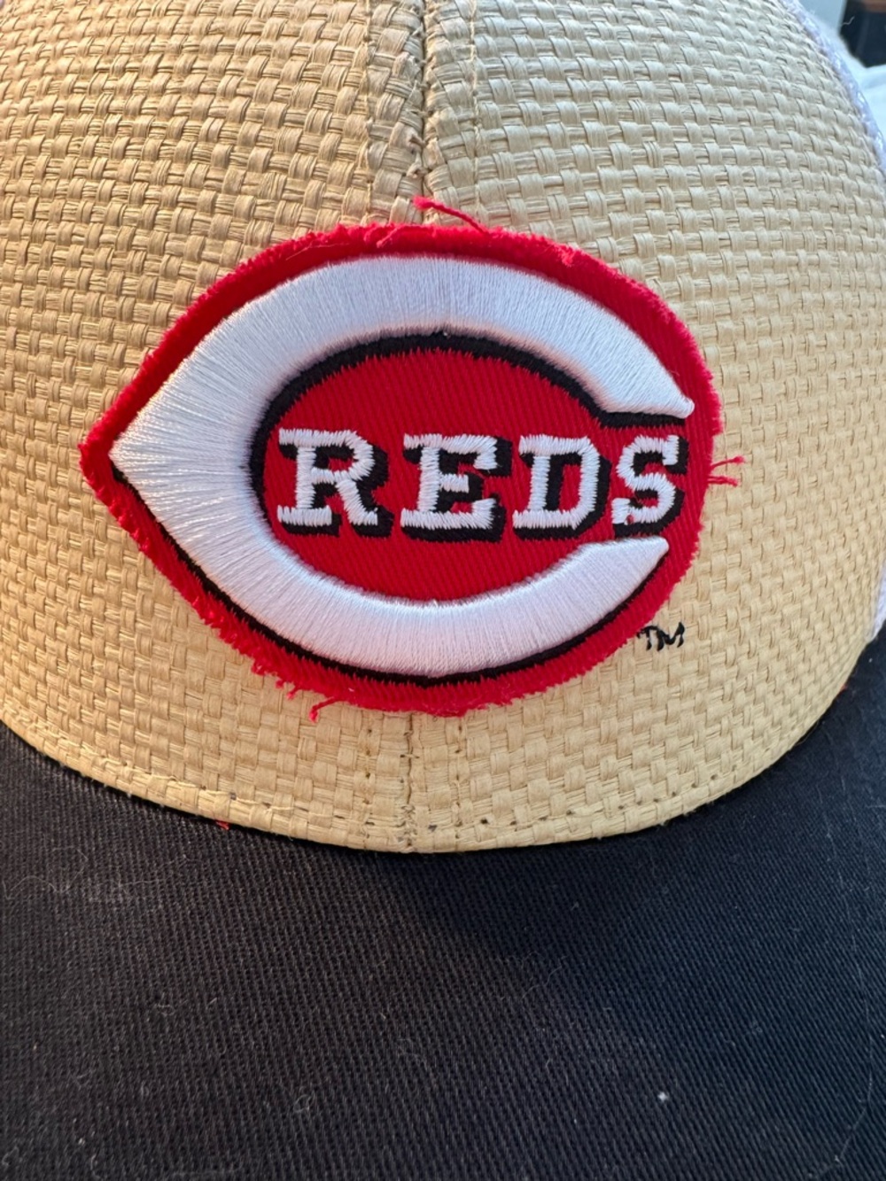 Cincinnati Reds Trucker Hat Montgomery Inn SnapBack Mesh Cap - Picture 2 of 5